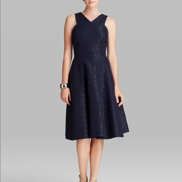 Cynthia Steffe Jacquard evening dress - Picture 2 of 6